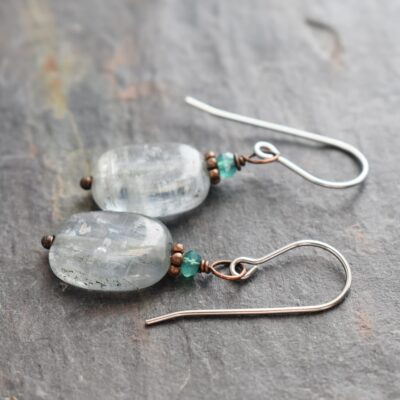 Green Onxy & Kyanite earrings (4)_90dpi