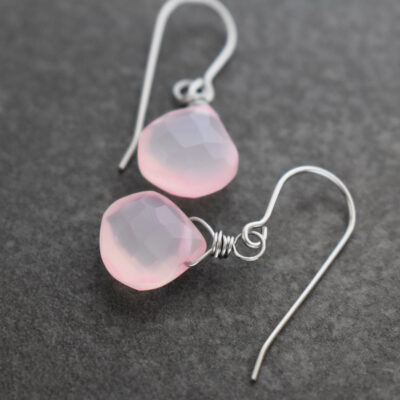 Bright pink chalcedony drop earrings (2) Bright pink chalcedony drop earrings (2)