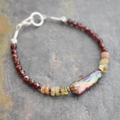 Garnet & Biwa Pearl Bracelet Garnet & Biwa Pearl Bracelet