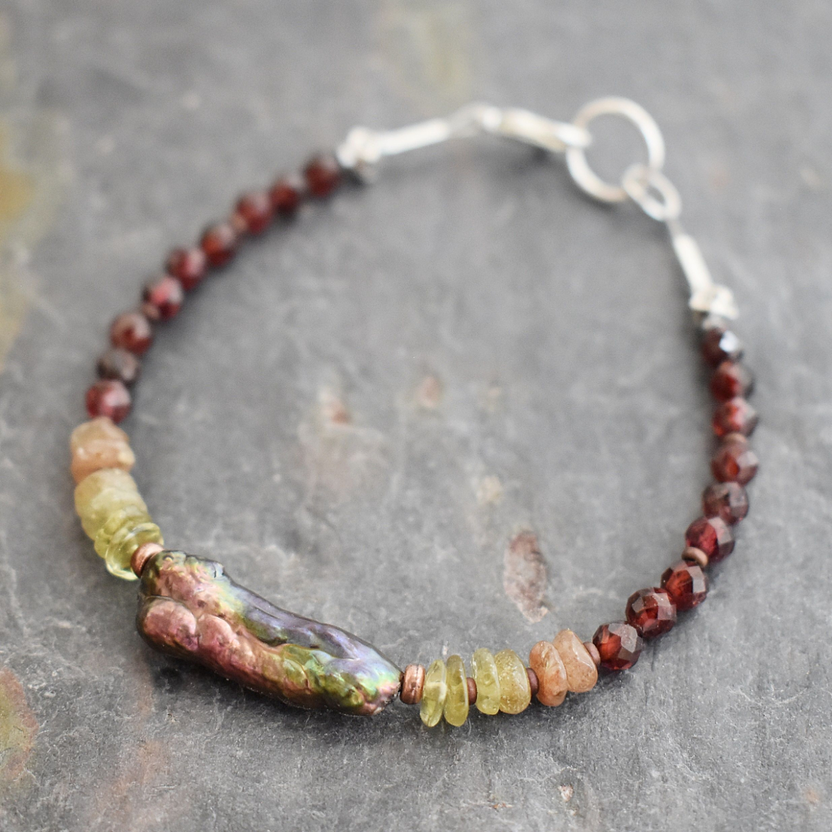 Garnet & Biwa Pearl Bracelet (4)