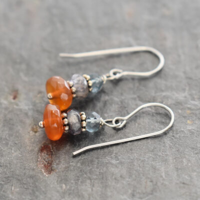 Blue quartz, iolite, carnelain earrings (2) Blue quartz, iolite, carnelain earrings (2)