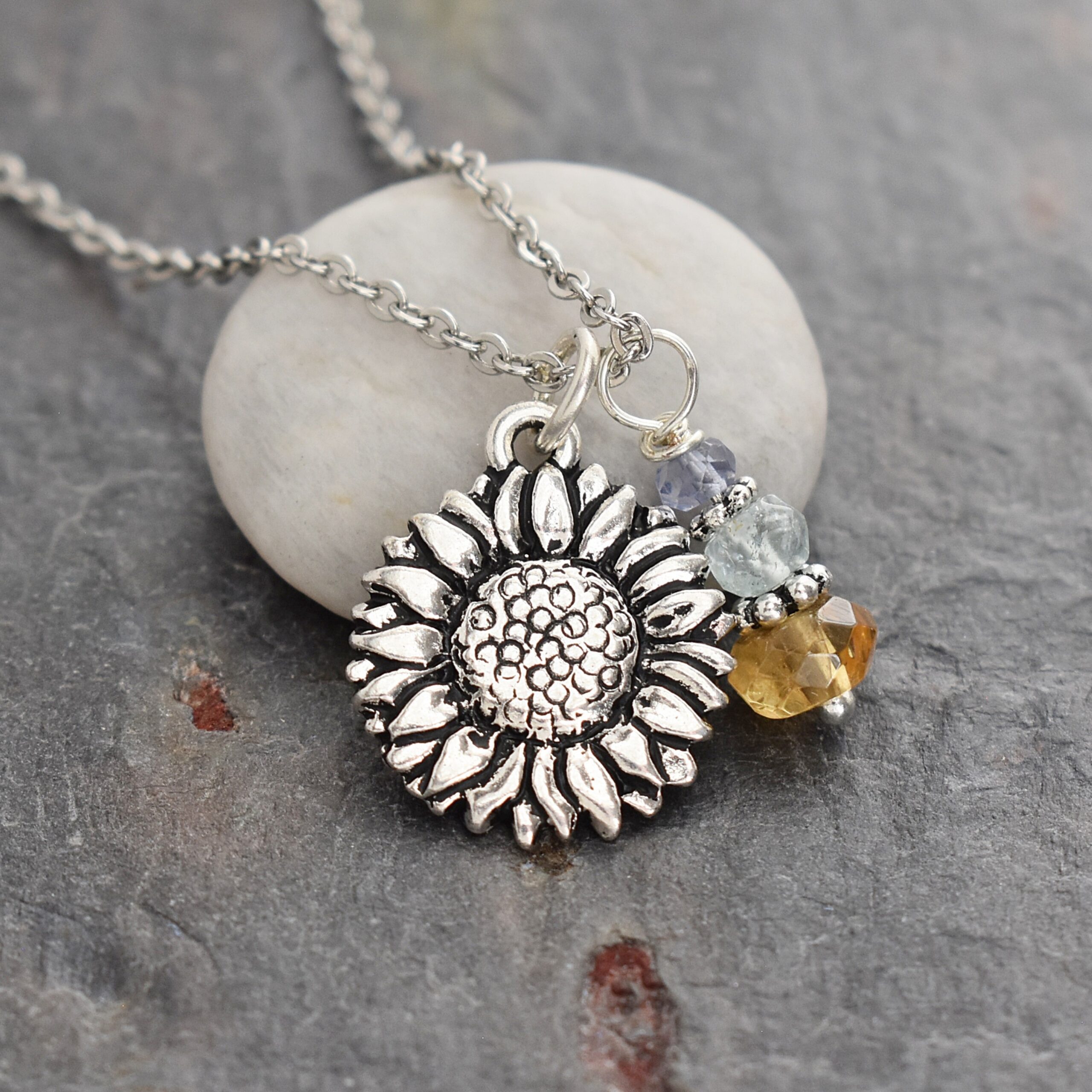 Sunflower necklace with Citirne (2)