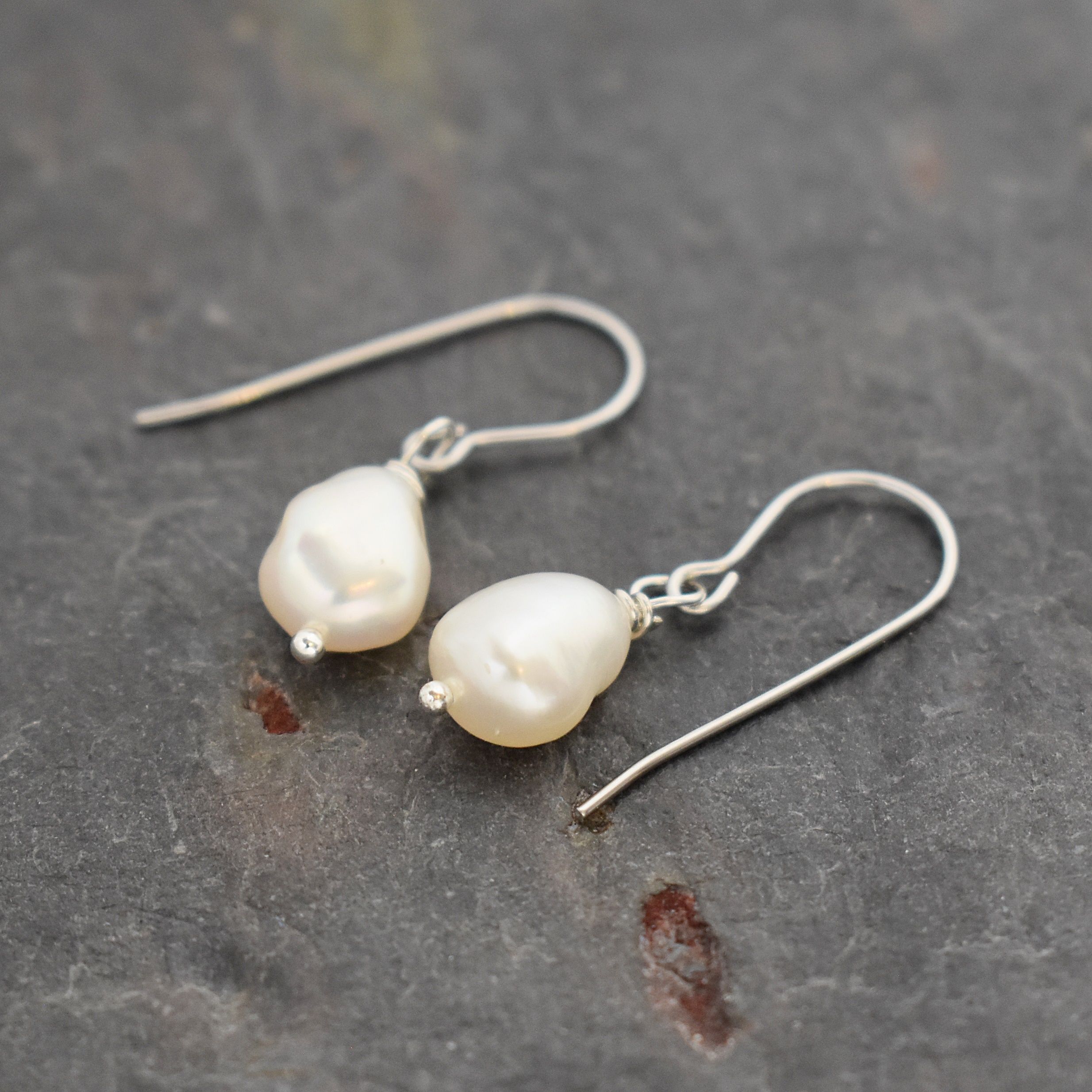White pearls earrings