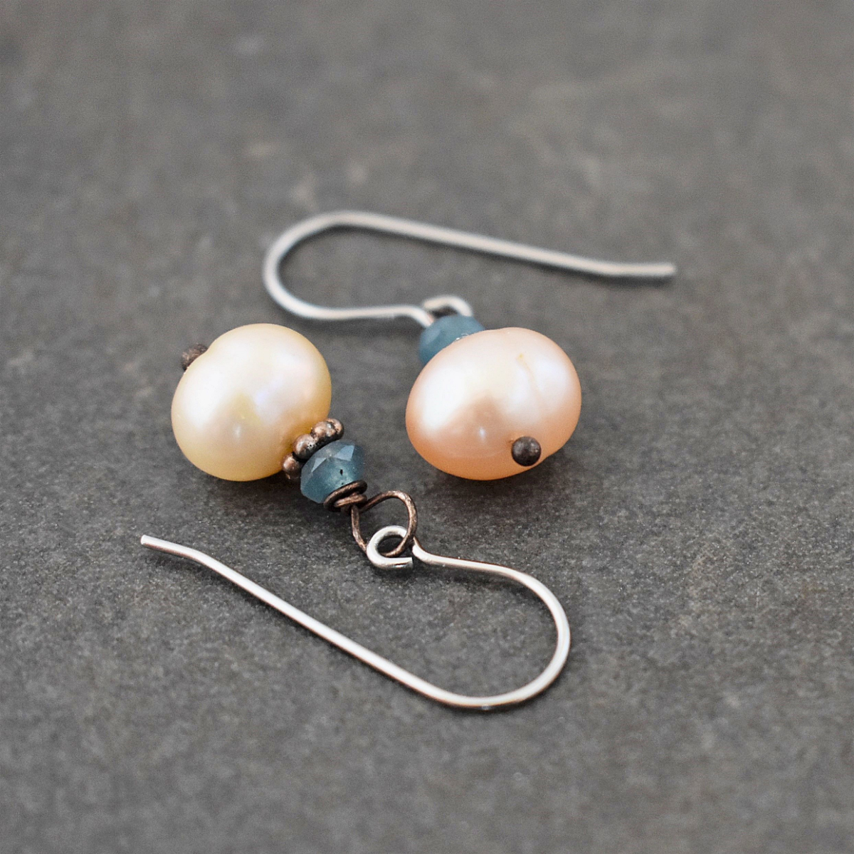 Teal jade, peach pearl earrings (4)_result