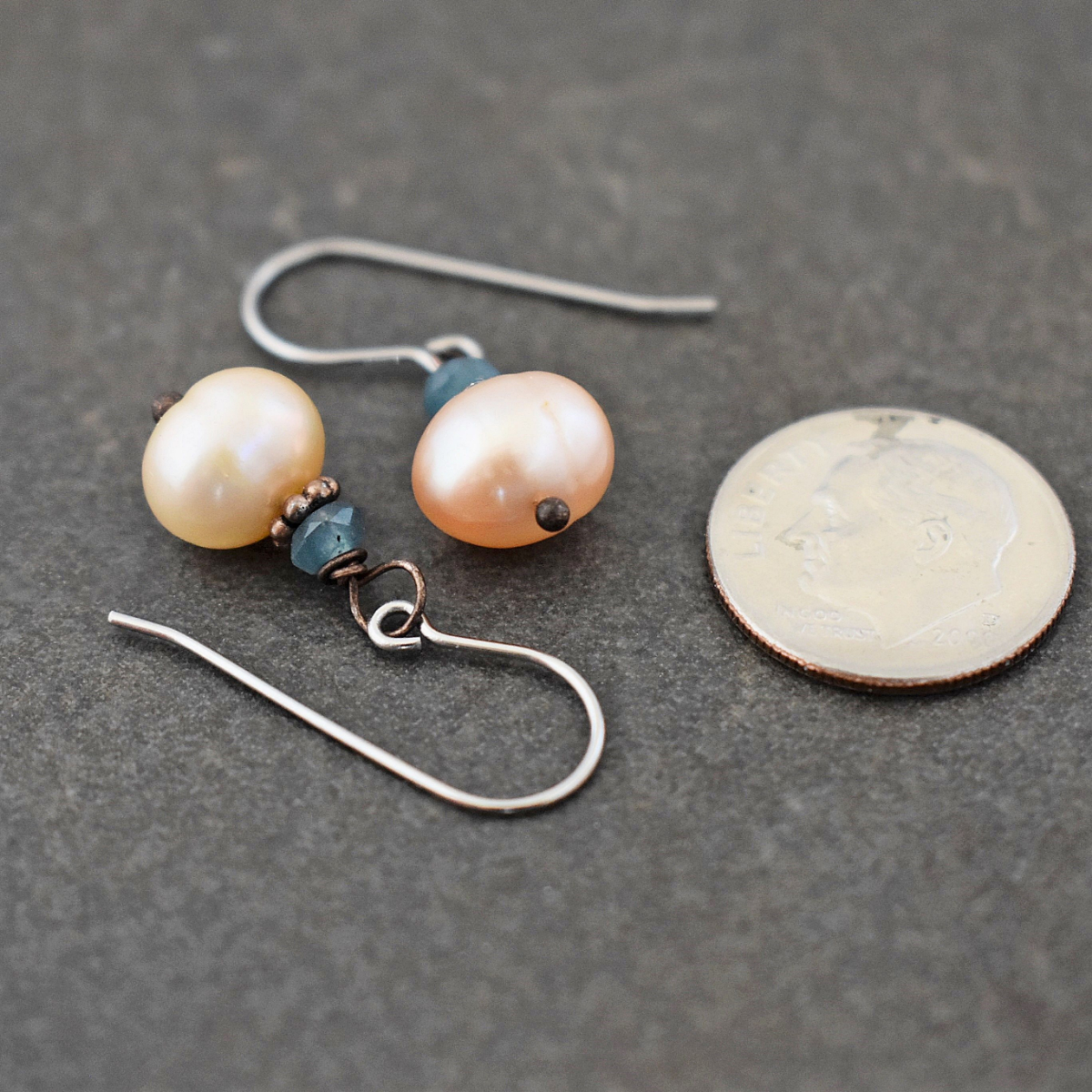 Teal jade, peach pearl earrings (5)_result