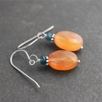 Dangle Tearl jade and orange carnelain gemstone earrings (2) Dangle Tearl jade and orange carnelain gemstone earrings (2)
