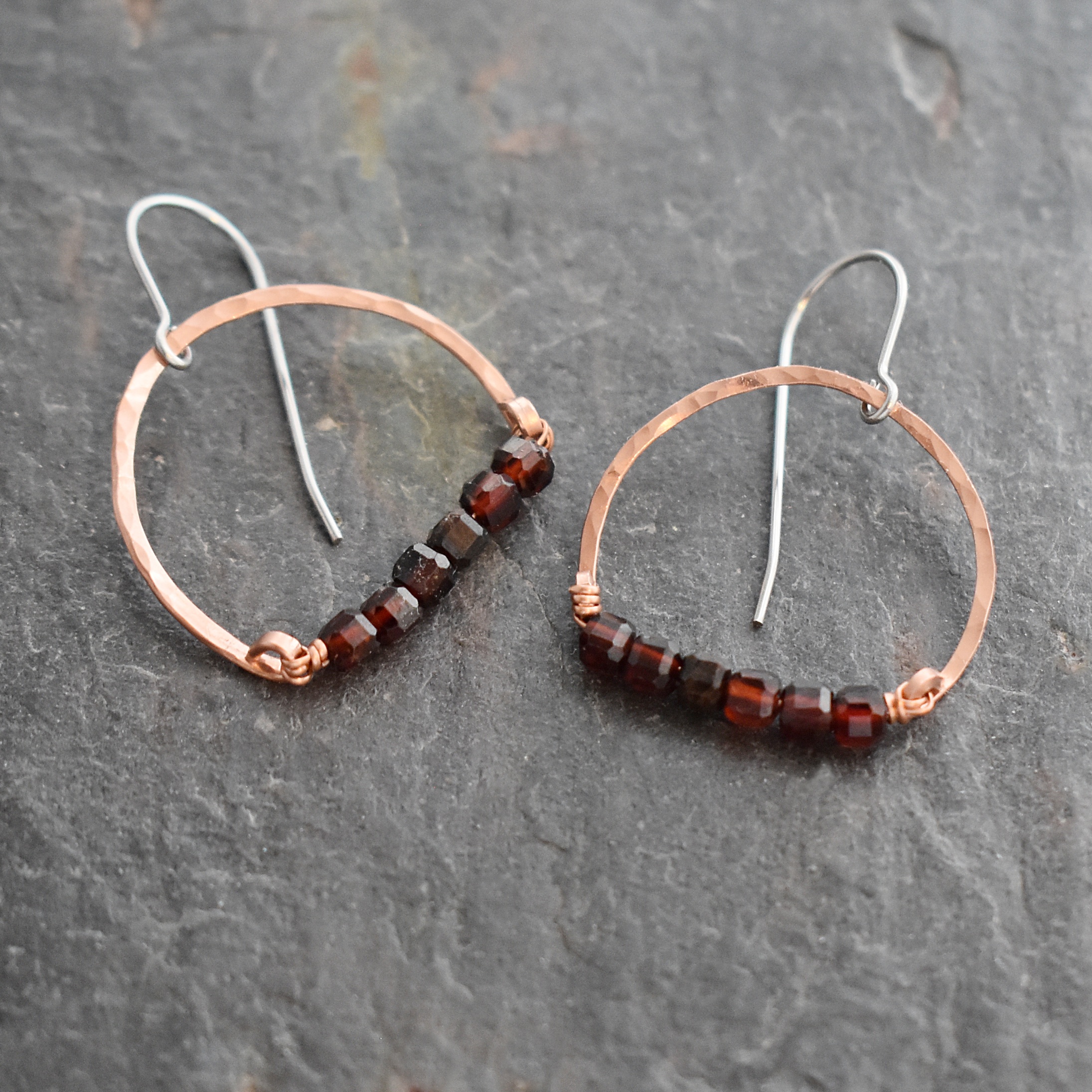Copper half round garnet earrings 512025 (5)