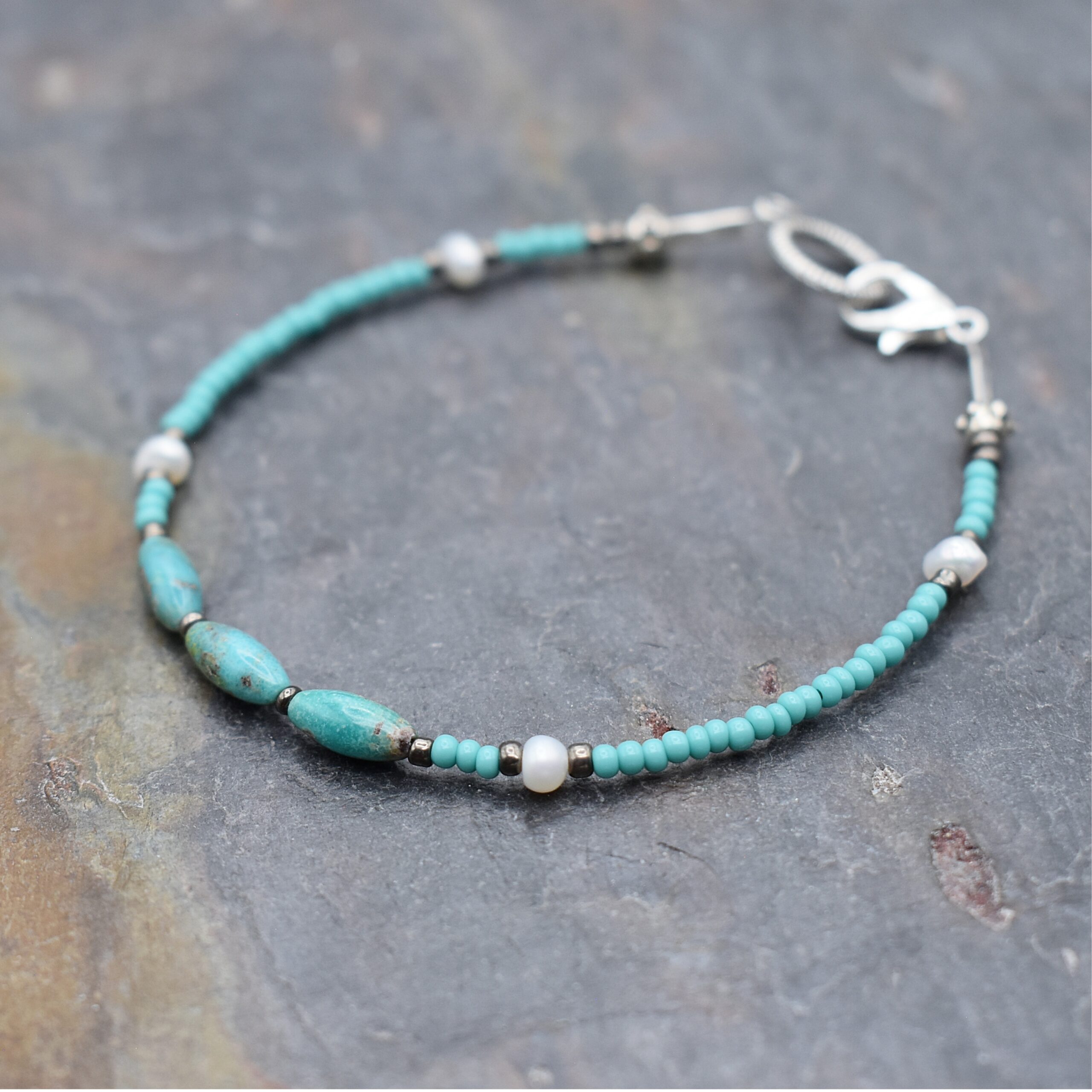 Turquoise pearl seed beaded barecelet
