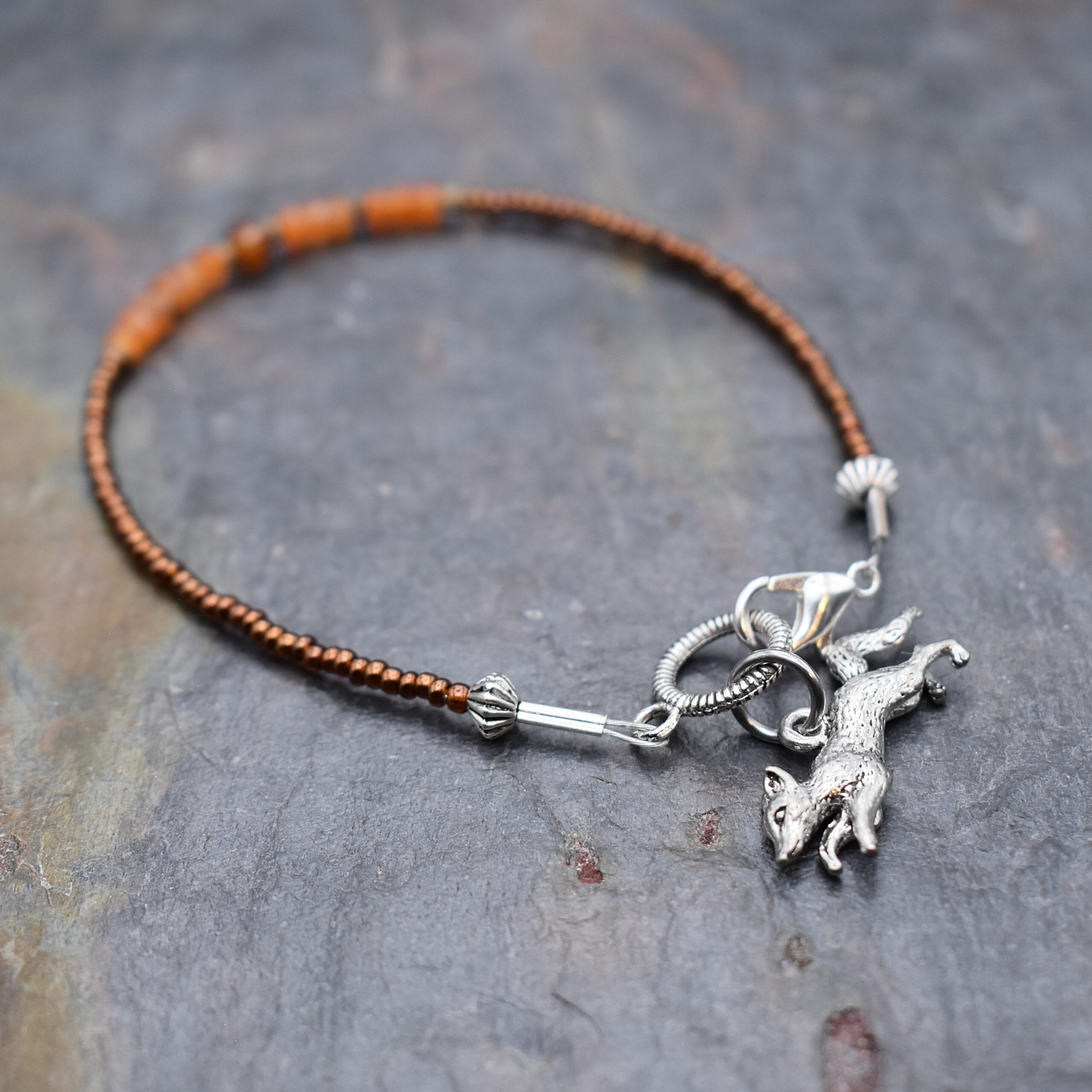 Running fox seed beaded carnelian barecelet (3)