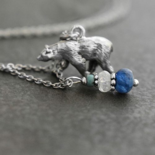 Polar bear with Blue Kyanite Polar bear with Blue Kyanite