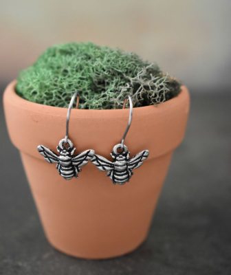 pewter bumble bee earrings pewter bumble bee earrings